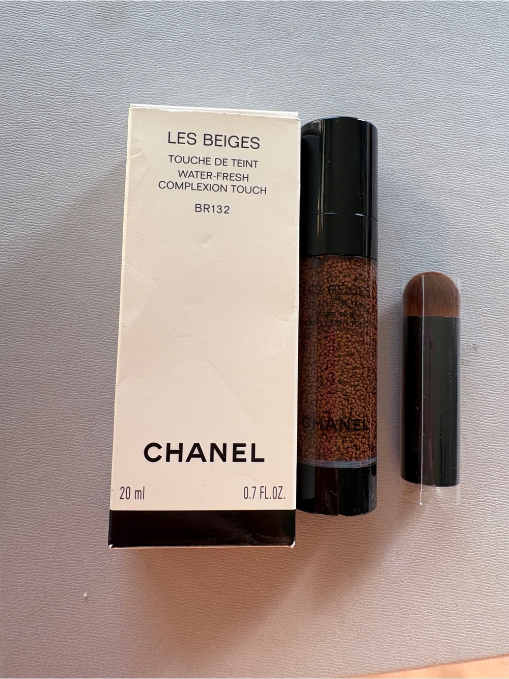 CHANEL BR132 Les Beiges Water-Fresh Complexion Touch — BR132 Shade with Brush